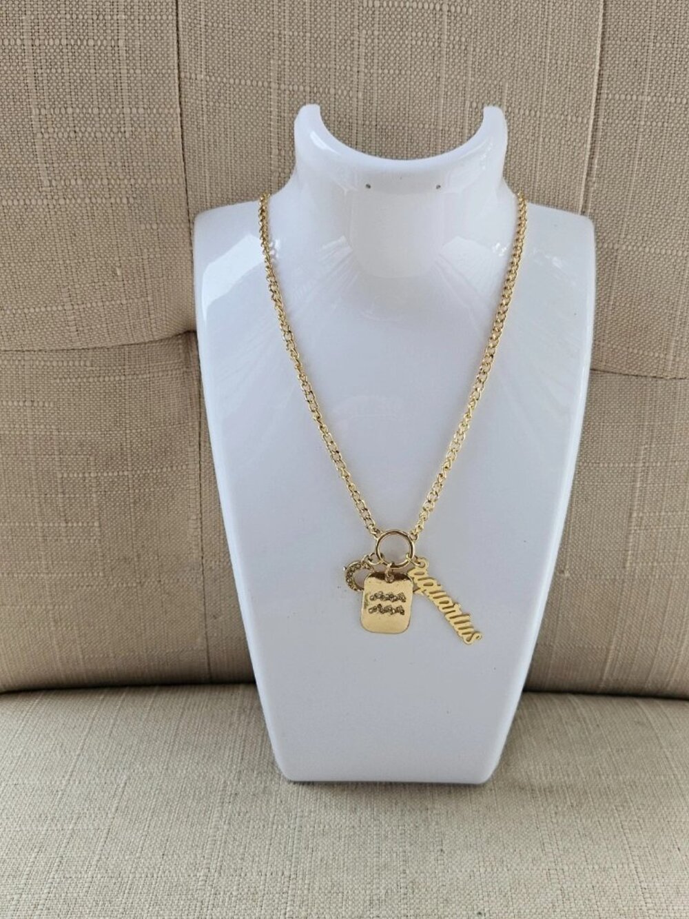 Aquarius Pendant Necklace Gold Tone Fashion Jewelry Charms Necklace - Picture 3 of 10